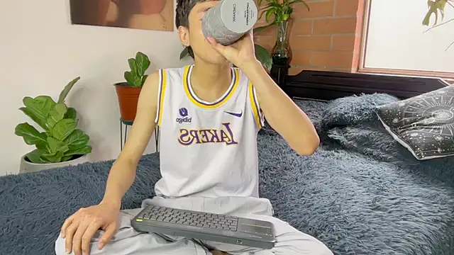 Chat XXX ao vivo de Andy_Belier23