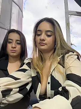 Antonella_Julieta Chat XXX in diretta