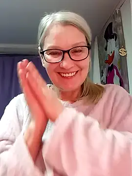 irinamaux élő XXX-chatje