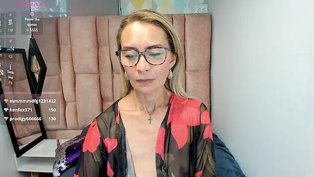 Issa_Milf__: απευθείας συνομιλία ΧΧΧ