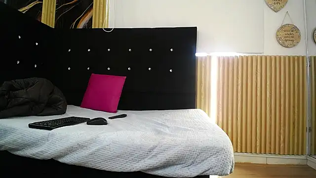 chloe__Jones_: απευθείας συνομιλία ΧΧΧ