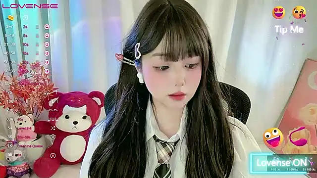 CLaire-5 Live XXX-chat