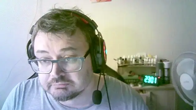 Chat XXX en directo de SirAbuser