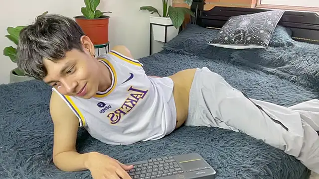 Онлайн чат XXX Andy_Belier23