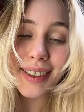 LovelyMiu 现场XXX聊天