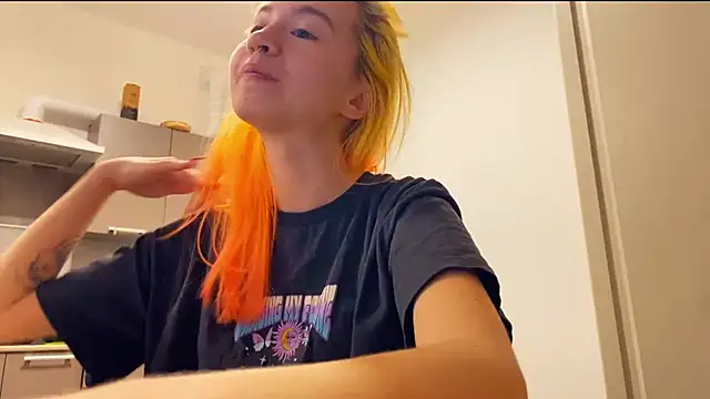 EmilyHeinのライブXXXチャット