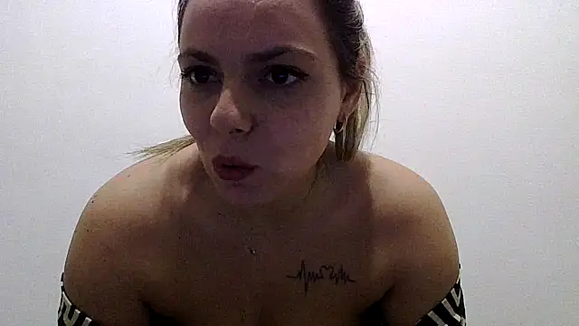 Chat +18 de Diavola_Diavolo ao vivo