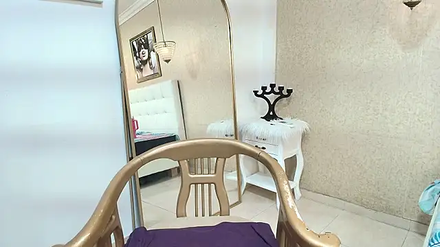 Miladiosa élő XXX-chatje