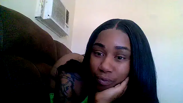 Ebonysquirter101's Webcam Show