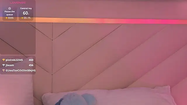 MollyHilton Chat XXX in diretta