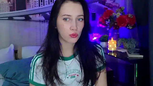 MonicaSweetx élő XXX-chatje