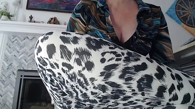 AuroraWillows: вебкам-шоу