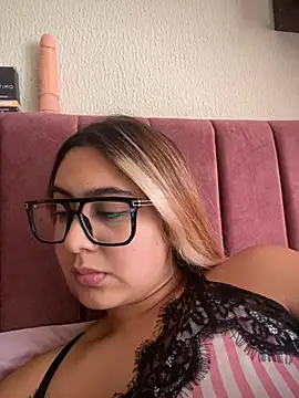 Chat XXX ao vivo de Miabonnett_