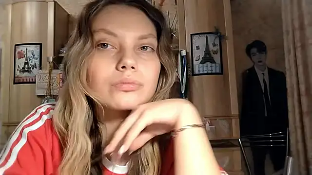 loaneei Show in webcam