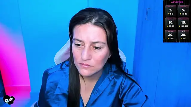 Saskyaa Adlı Modelin Canlı XXX Sohbeti