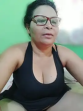 Amarantha25: онлайн-секс-чат