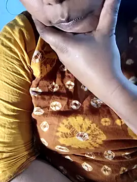 Just-Queenn Live XXX chat