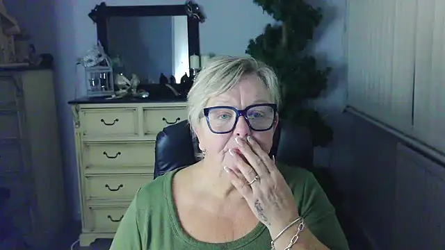 BridgetBlueEyes Adlı Modelin Canlı XXX Sohbeti