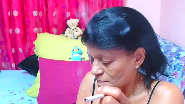 Chat XXX en directo de SLUTTYROXY