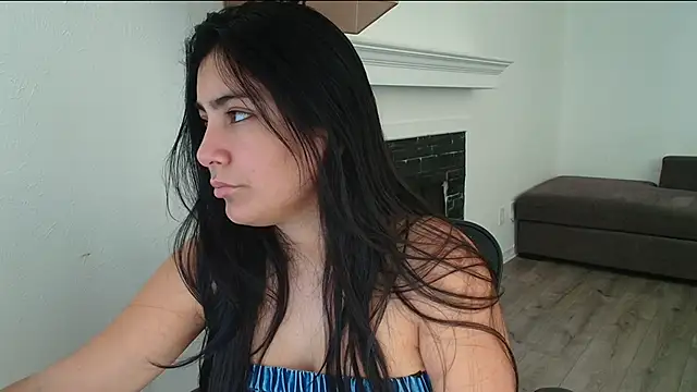 Abril_latex02 Adlı Modelin Canlı XXX Sohbeti