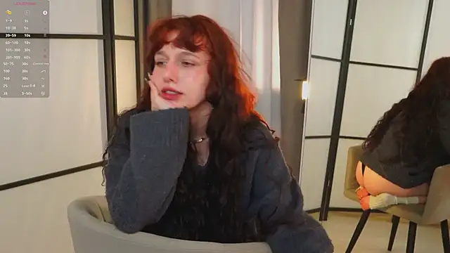 XXX chat uživo modela LeelooYolo