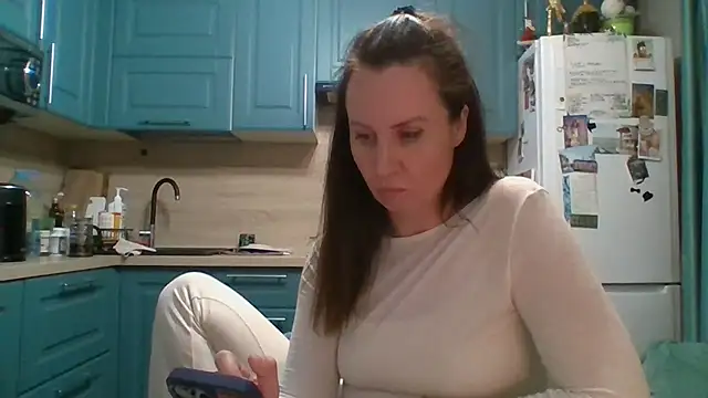 ALICAINWONDERLAND Adlı Modelin Canlı XXX Sohbeti