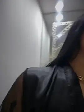 Issane_Peru Adlı Modelin Canlı XXX Sohbeti