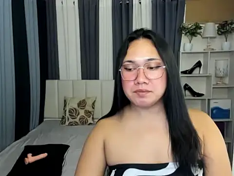 TsUncutKaren Webcam Show