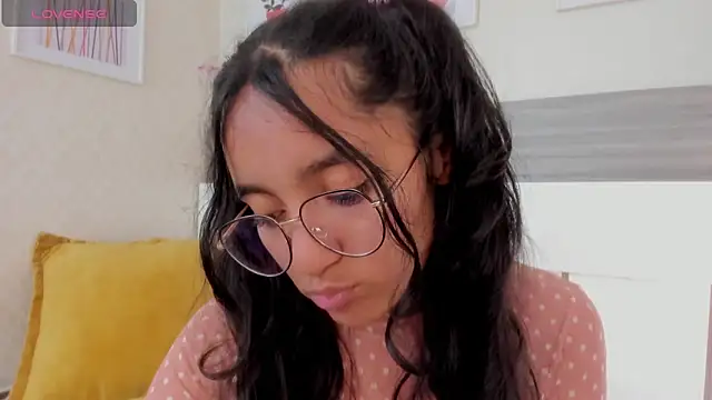 Emilyblussh Live XXX-chat