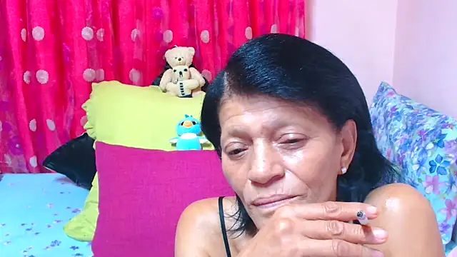 Chat +18 de SLUTTYROXY ao vivo