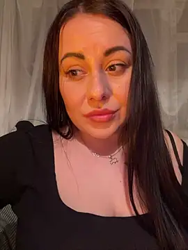 DaisyStreet live XXX chat