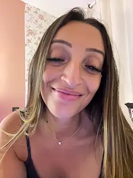 BelleLouiseVp Adlı Modelin Canlı XXX Sohbeti