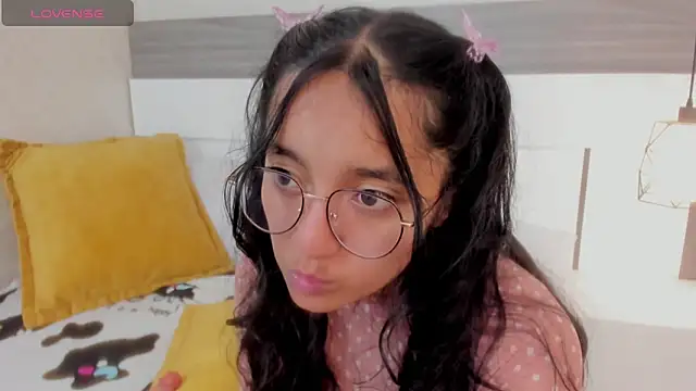 Emilyblussh 现场XXX聊天