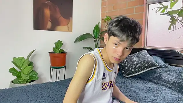 Онлайн чат XXX Andy_Belier23