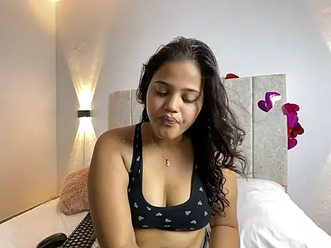chloe_joness1n Webbikameraesitys