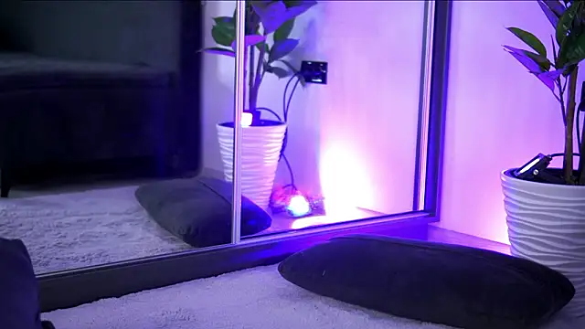 دردشة BabbyAisha الجنسية المباشرة