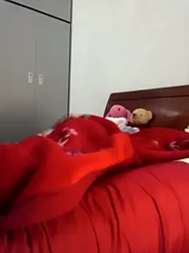 NIANSED: διαδικτυακό σόου στην κάμερα