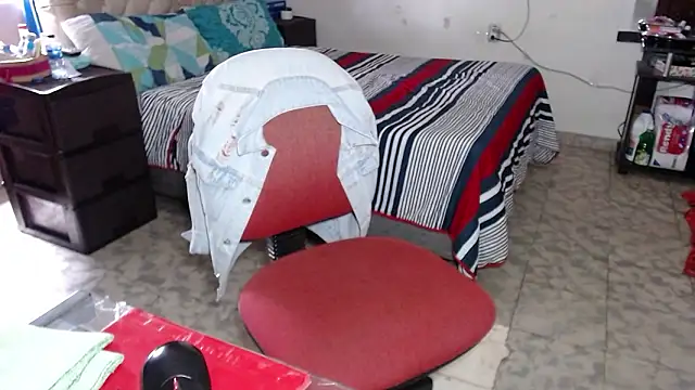 Barbiegomez Chat XXX live