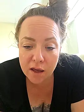 Pertunjukan Kamera Web julimonroe