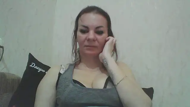 ElluaSmiilee Webcam Show