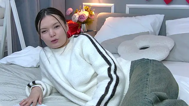 AsterQuinn live XXX chat