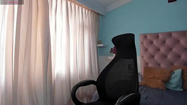 Chat +18 de kendall_hernandez ao vivo