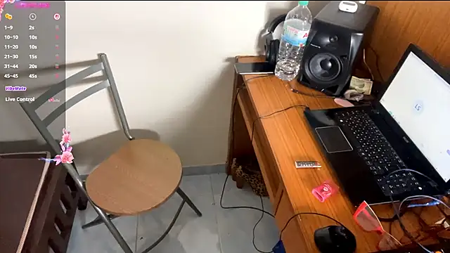 UnsoldEdgeのライブXXXチャット