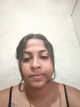 Giselabrunette25: онлайн-секс-чат