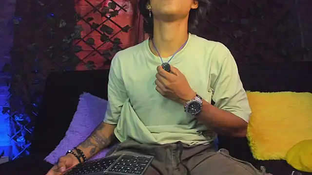 dreyk20 Adlı Modelin Canlı XXX Sohbeti