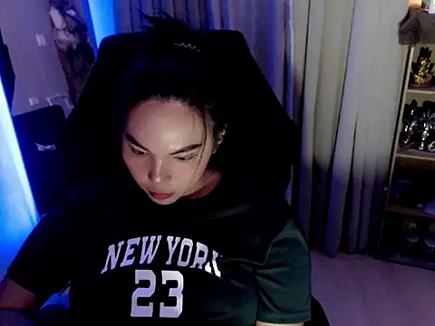 HolLyFaaCKer 现场XXX聊天