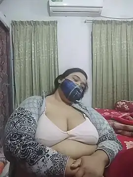 momo_loves Chat XXX in diretta