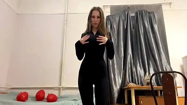 VickieKush: онлайн-секс-чат