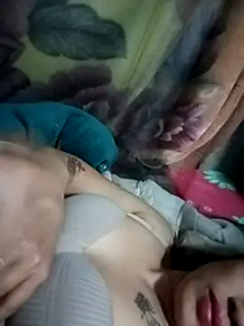 luna-rosax 现场XXX聊天