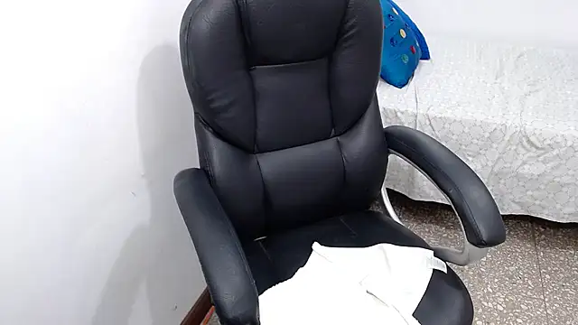 Živý XXX chat emiliaa_hot